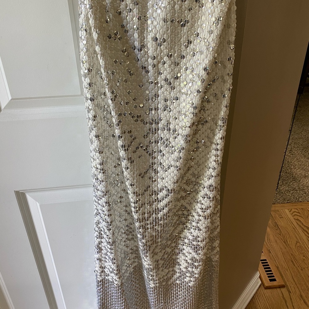 Cache sz 6 white and silver all beaded prom dress